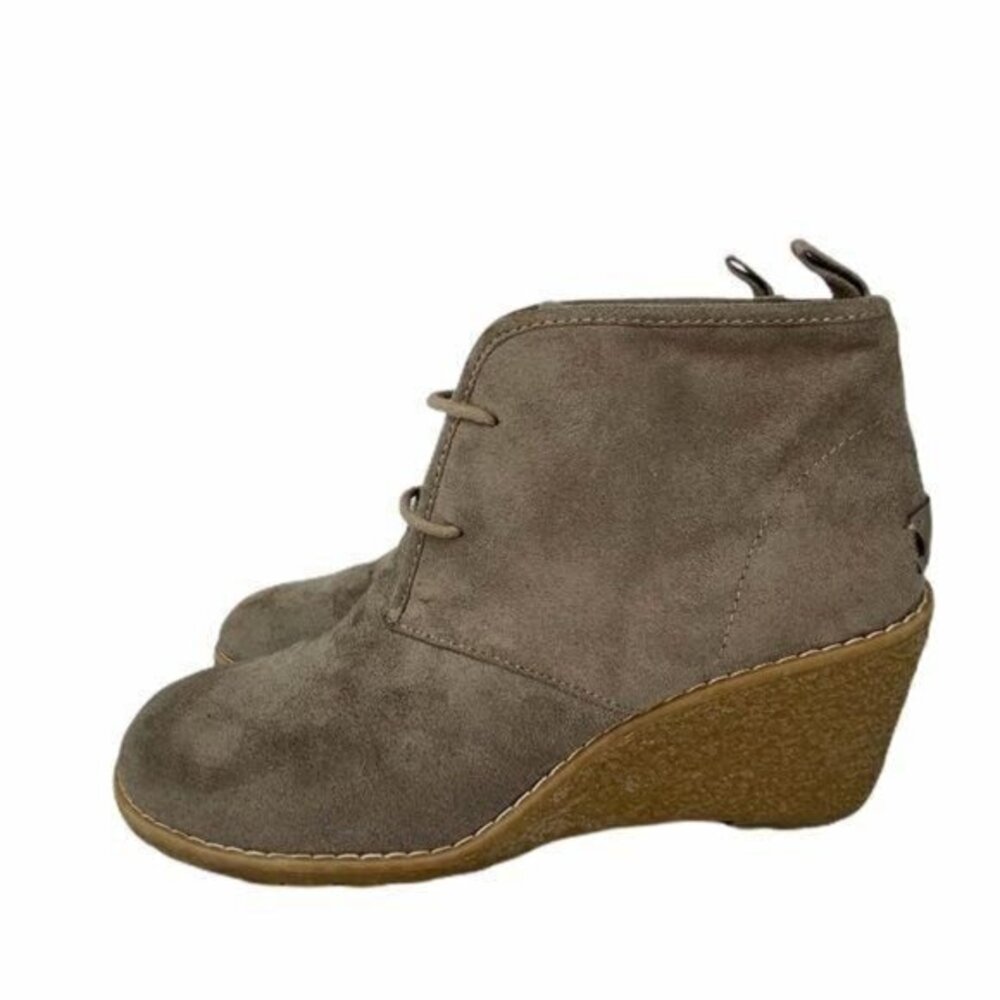 G.H. Bass & Co. Suede Wedge Booties Taupe Lace Up Ankle Boots Size 7.5